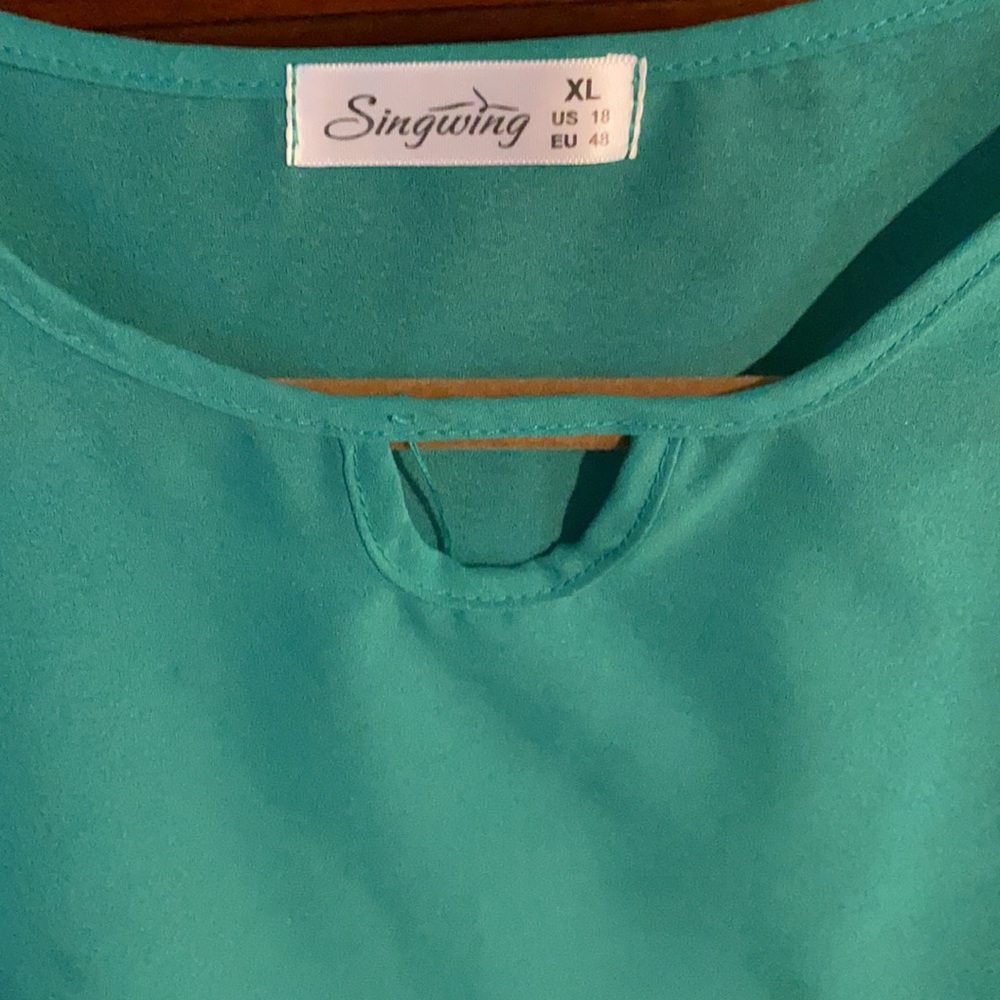 Bottle green round neck pullover size lg $15.00 - Picture 2 of 3